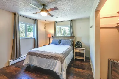 1 Mi to Downtown and River Family Apt in Fairbanks Hotels near Morris Thompson Cultural & Visitors Center