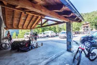 Apartaments Giberga - parking