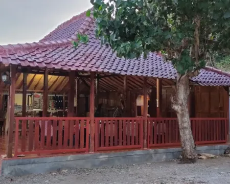 Limasan Mbah Darmo Hoteles en Tepus