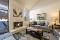 パークアベニュー 3 ベッドルーム コンドミニアムズ