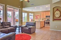 North Phoenix Home w/ Pool: Hike, Swim & Shop! - 3 tähden