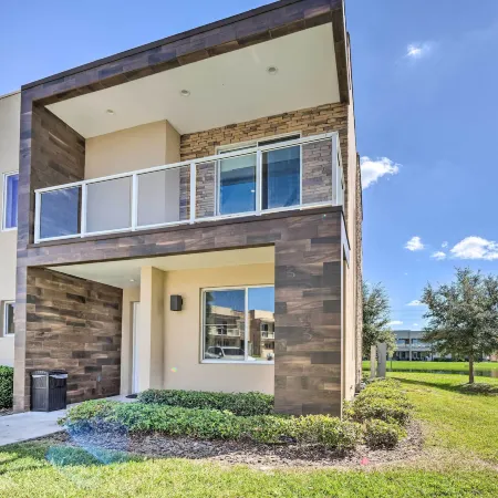 Upscale Townhome Close to Walt Disney World!