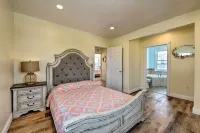 Seaside Wildwood Haven: Walk to Boardwalk/Beach! - Homestays