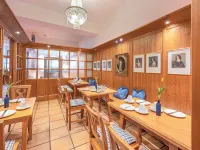 Hotel Eder Các khách sạn gần Cổng Karlstor