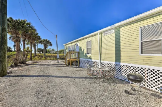 Pet-Friendly Home 10 Mi to Lake Okeechobee!