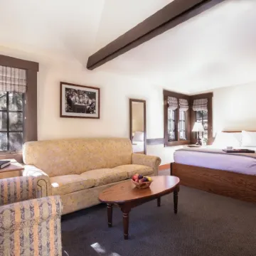 Ucla Lake Arrowhead Lodge Hotels near SkyPark at Santa's Village