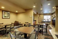 Cobblestone Inn & Suites - Harper Hotels in Harper