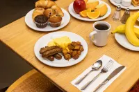 Huntingdon Hotel and Suites - breakfast