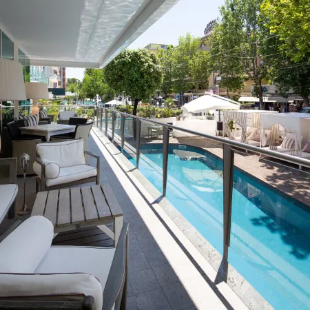 Best Western Maison B Hotel