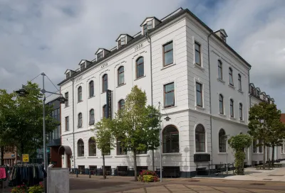 Hotel Phønix Brønderslev فنادق في Tylstrup