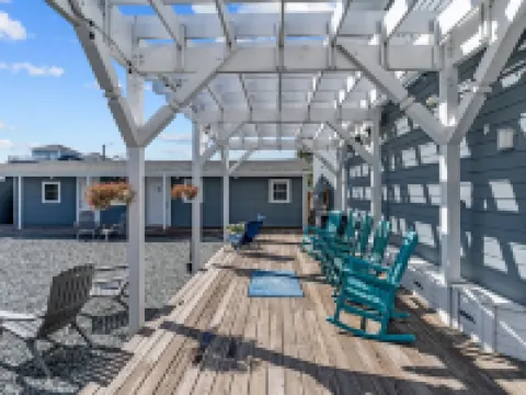 Loggerhead Inn and Suites Hotels in Topsail
