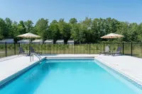 The Fields of Michigan Hotels in Columbia Township