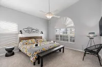 Casa Victory! Lrg 4 Bed House w/ Game Room & Pool!