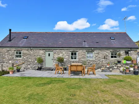 Moelis Barn Отели рядом с достопримечательностью «Caer Drewyn Hillfort»