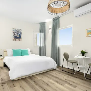 Netanya Beach & Pool Chic Studio Отели в г. Шарон