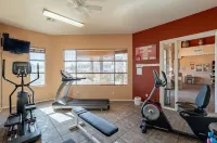 Perfect for long-term stay, heated Pool, Spa, Gym