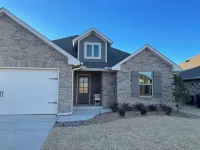 Inviting, well equipped, sleeps 8 + comfortably w/ access to Edmond/OKC in mins. Hotels near David's Bridal Oklahoma City OK