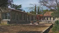 Auberge de Jeunesse HI Nîmes Hôtels à : Sainte-Anastasie