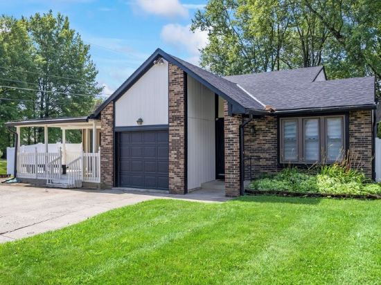 Adorable 3 bed, 1.5 bath Ranch Home with fenced yard