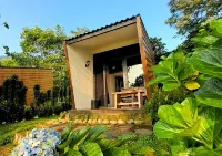 Bukit Bentang Land Hotel dekat GUNUNG CIKARANG SAAT, JONGGOL
