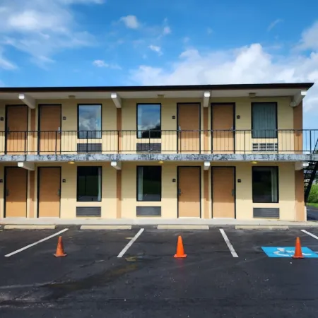 Drakes Creek Inn - Formerly the Relax Inn