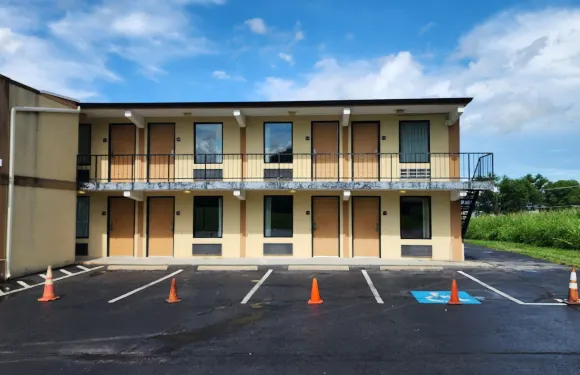 德雷克斯溪酒店