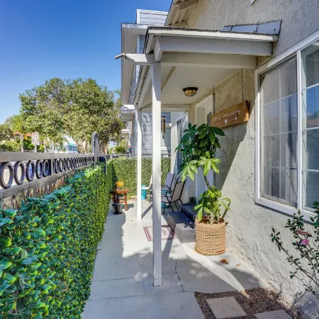 Super Walkable! Historic Home in Dtwn Long Beach