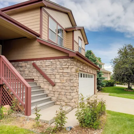 Spacious Aurora Home: 20 Mi to Downtown Denver!