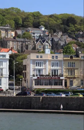 New Birchfield Hotel Отели рядом с достопримечательностью «Broadoak Mathematics and Computing College»