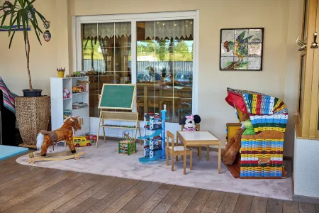 Airport-Hotel Fortuna Отели в г. Обер-Костенц