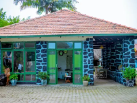 คิวู เนสต์ โรงแรม โรงแรมในRubavu