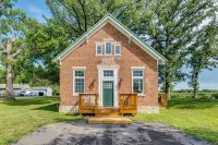 West Lafayette Home ~ 3 Mi to Purdue Campus! - Wifi