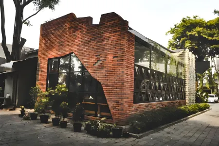 Urooms Senayan