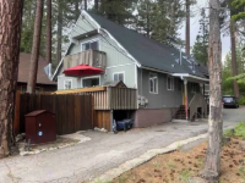 Quiet 1 Bdrm walk to beach & trails.  Close to ski areas. Hotels in Kings Beach