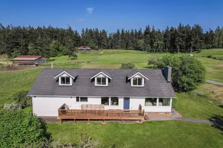 Bayview Together Farm by Avantstay A+ Location Отели рядом с достопримечательностью «Парк округа Дабл Блафф»