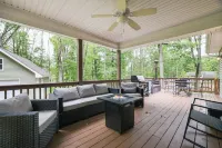 Fabulous 4-bedroom house with AC in Lackawaxen Hotels in Lackawaxen Township