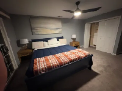 Cozy 3-bedroom 3 bathroom condo with AC, WiFi in charming Miller Beach Hotels in Gary