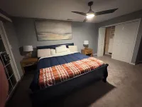 Cozy 3-bedroom 3 bathroom condo with AC, WiFi in charming Miller Beach