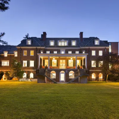 Ivey Spencer Leadership Centre Hotels in der Nähe von Banting House National Historic Site