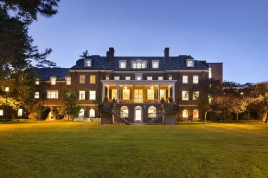 Ivey Spencer Leadership Centre Hotels in Middlesex County