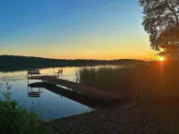 Sunset Haven in tranquil Remer with AC, WiFi. Enjoy a peaceful getaway!
