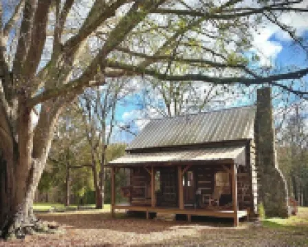 1800’s Cabin with Hot Tub, Pet Friendly