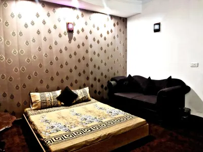 Luxurious Hideout-03 BR W/DD-30 MB WiFi-DHA Hotels in DHA Phase 3