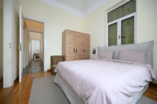 Estia Athéna - 4+1 Bedrooms next to Hilton โรงแรมในSograf