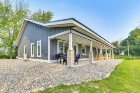 Dock & Panoramic Bay Views: Oconto Retreat!