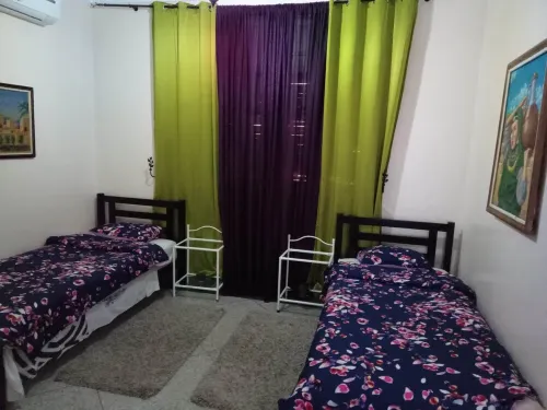 Exceptional villa, secure parking, 5 mins from the highway