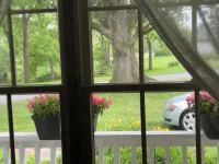 Charming 3-bedroom house in Monticello. Just a short walk to Indiana Beach.