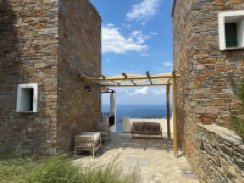 Charming 1-bedroom house in delightful Andros with WiFi, AC, endless views