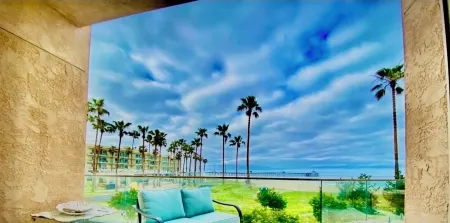 Waterfront Terrace: Endless Ocean Views & Picture-Perfect Sunsets