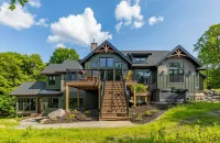 Private lakeside retreat with pool, hot tub, and sauna - Chalets